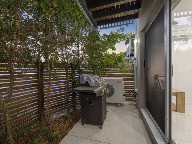 Townhouse-Brookwater-QLD-R2-3687238