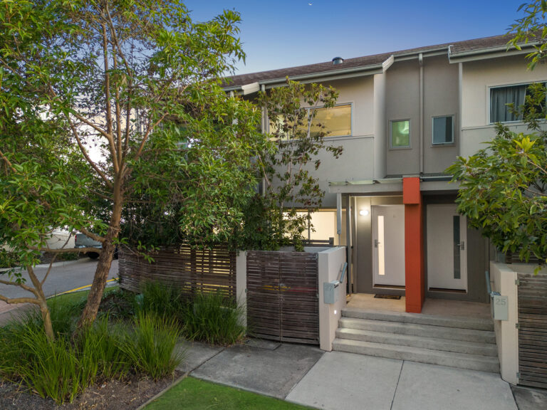 Townhouse-Brookwater-QLD-R2-3687238