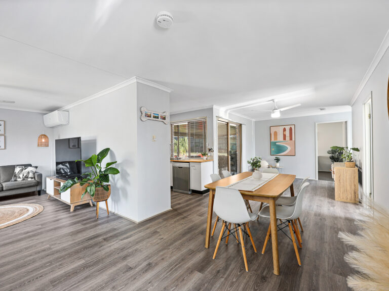 11 Morris Street, Flinders View, QLD 4305