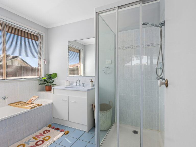 11 Morris Street, Flinders View, QLD 4305