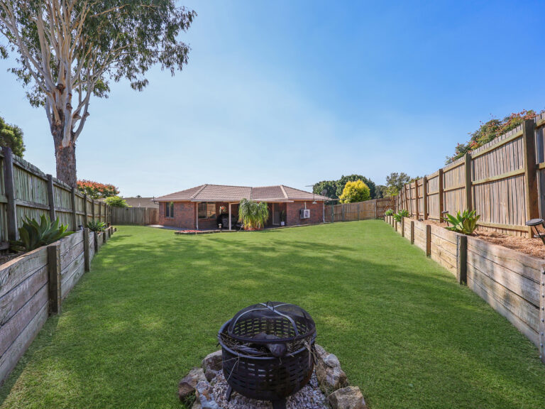 11 Morris Street, Flinders View, QLD 4305