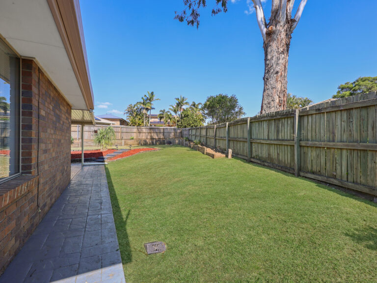 11 Morris Street, Flinders View, QLD 4305