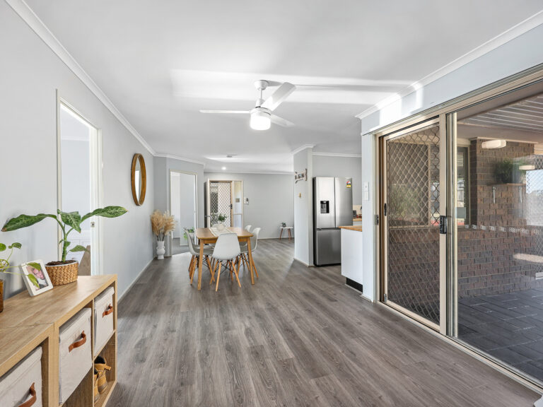 11 Morris Street, Flinders View, QLD 4305