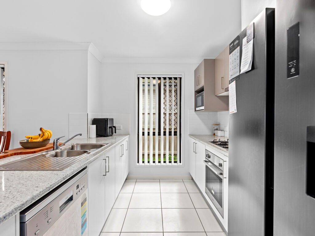 House-Deebing Heights-QLD-R2-3703035
