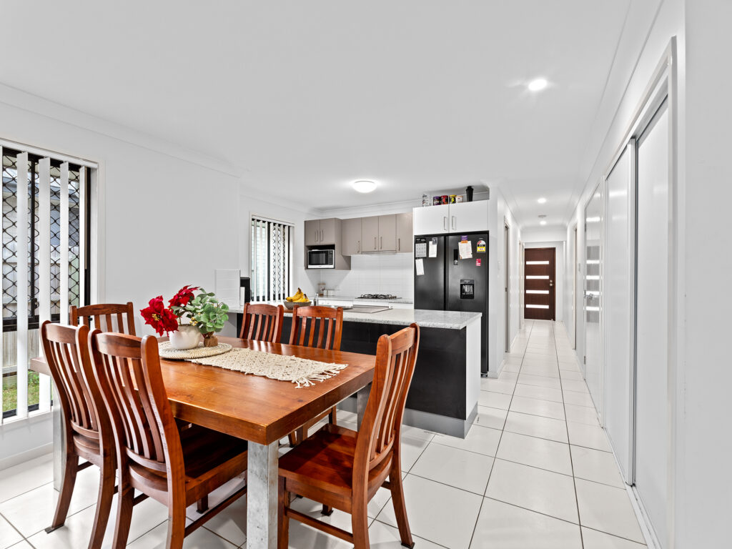House-Deebing Heights-QLD-R2-3703035