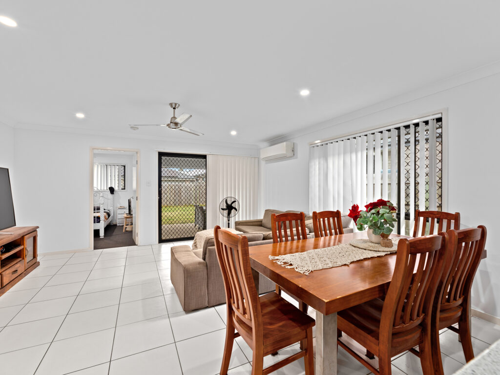 House-Deebing Heights-QLD-R2-3703035