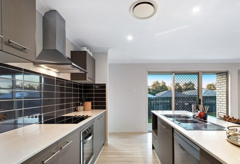 House-Deebing Heights-QLD-R2-3705109