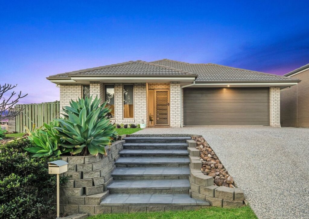 House-Deebing Heights-QLD-R2-3705109