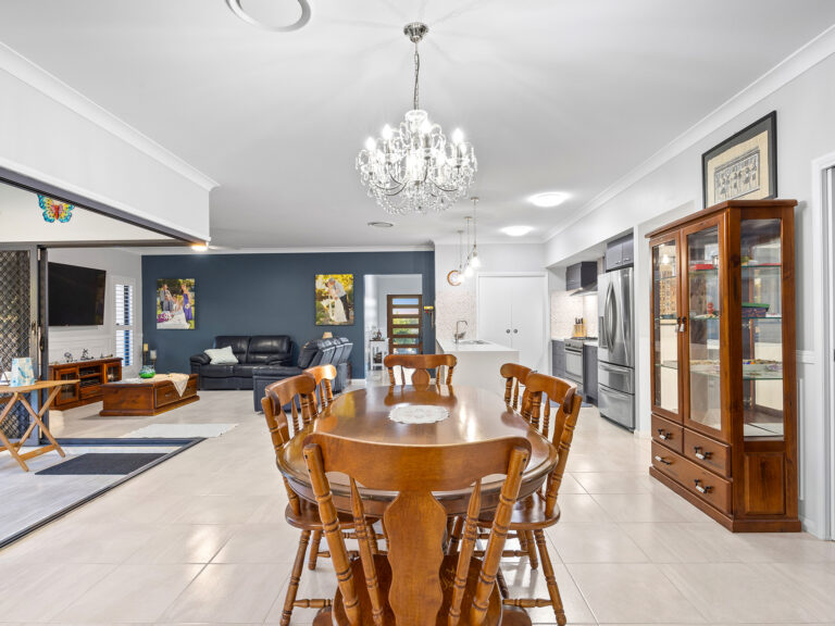 19 Louisa Place, Karalee, QLD 4306