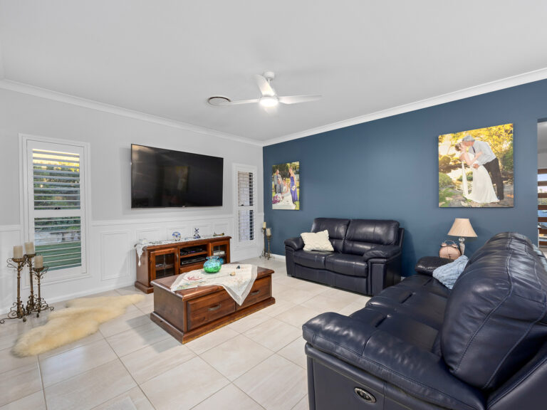 19 Louisa Place, Karalee, QLD 4306
