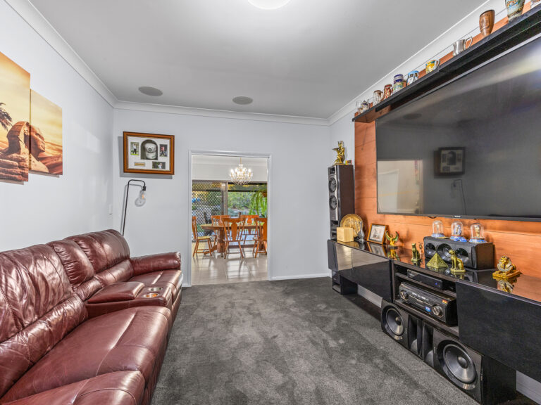 19 Louisa Place, Karalee, QLD 4306