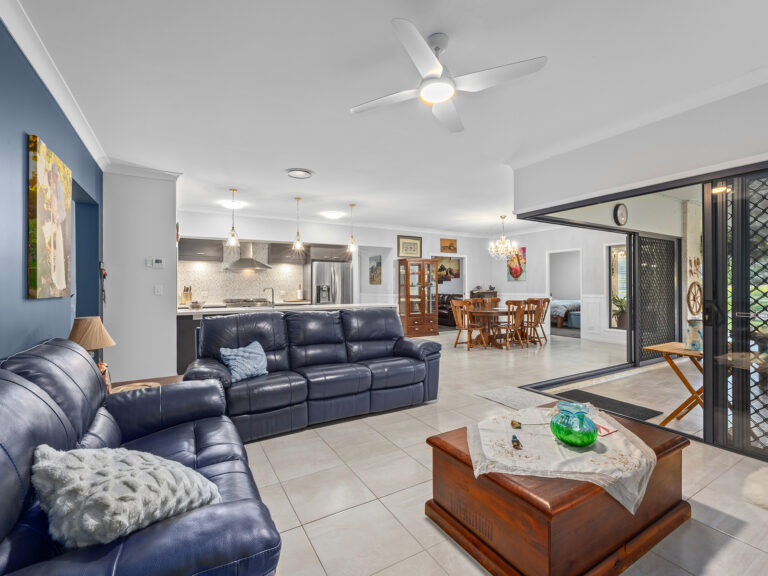 19 Louisa Place, Karalee, QLD 4306