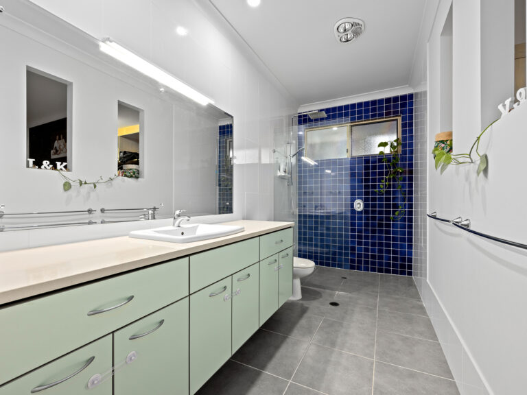 6 Parnell Street, Woodend, QLD 4305