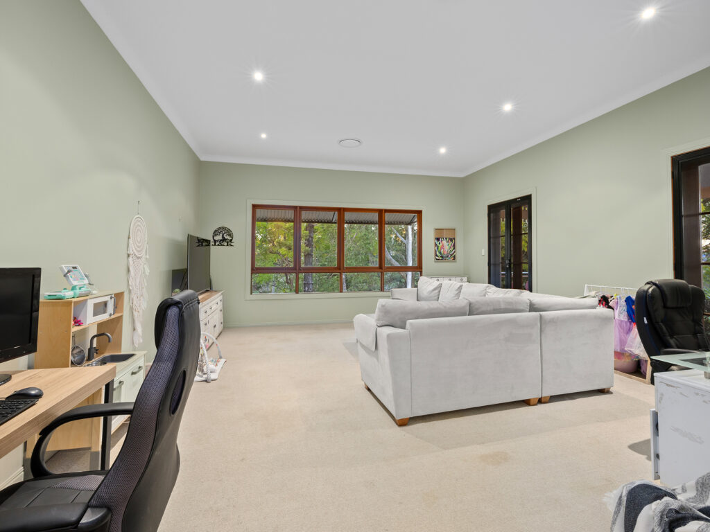 6 Parnell Street, Woodend, QLD 4305