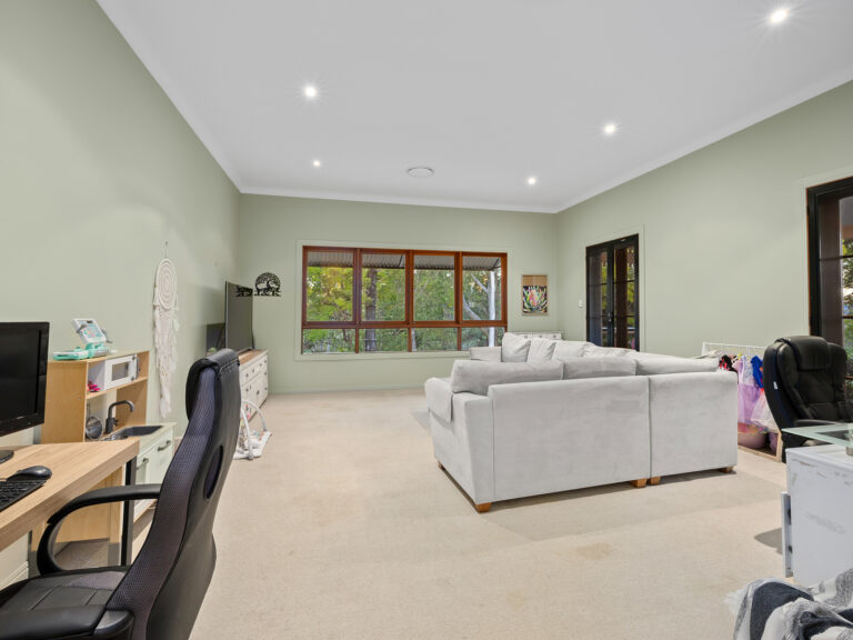 6 Parnell Street, Woodend, QLD 4305