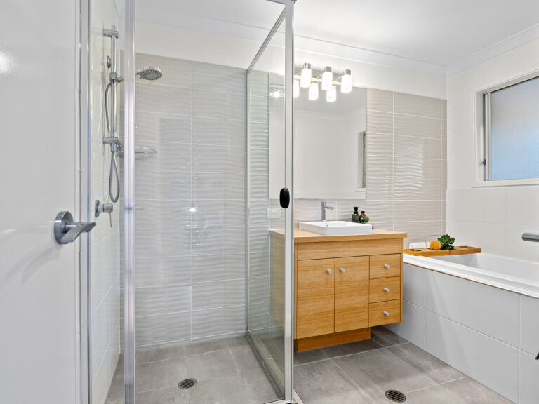 28 Waterfern Way, Ripley, QLD 4306