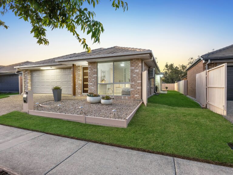 28 Waterfern Way, Ripley, QLD 4306