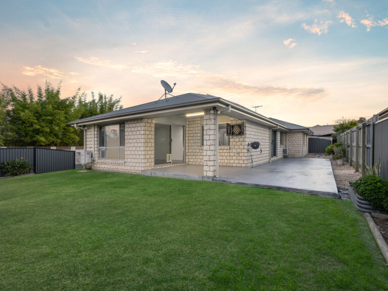 1 Baystone Place, Raceview, QLD 4305