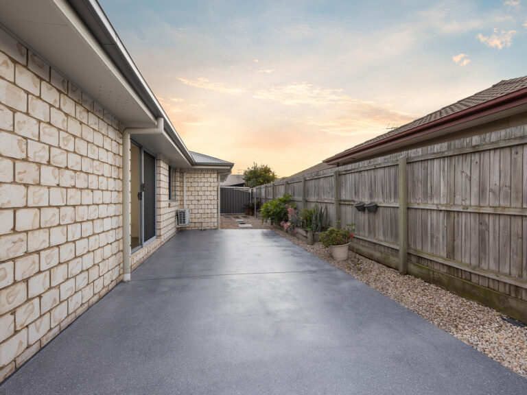 1 Baystone Place, Raceview, QLD 4305