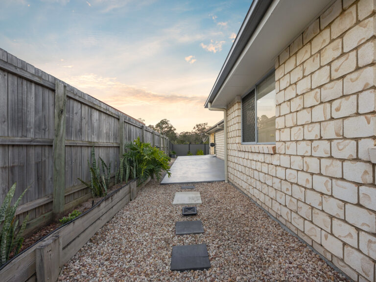 1 Baystone Place, Raceview, QLD 4305