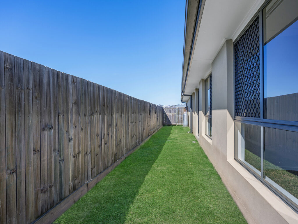 8 Wyness Street, Deebing Heights, QLD 4306