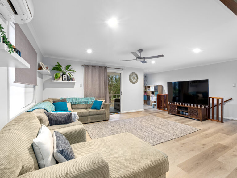 1 Sealy Street, Silkstone, QLD 4304