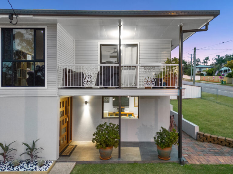 1 Sealy Street, Silkstone, QLD 4304