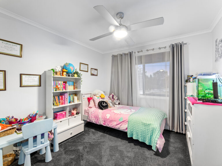 1 Sealy Street, Silkstone, QLD 4304