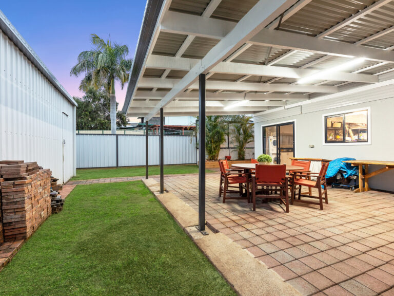 1 Sealy Street, Silkstone, QLD 4304