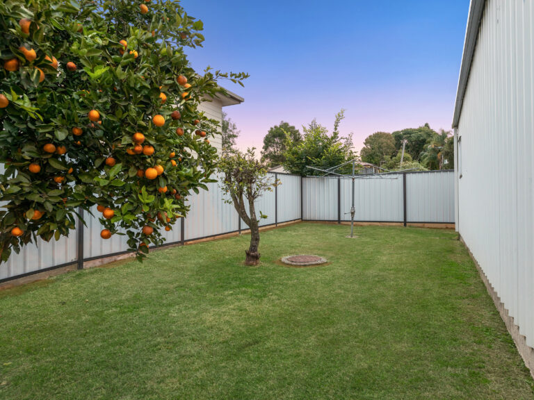 1 Sealy Street, Silkstone, QLD 4304