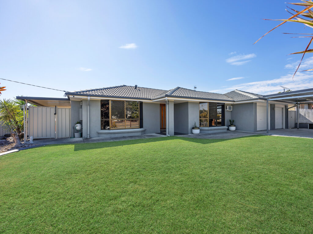 22 Equestrian Drive, Yamanto, QLD 4305