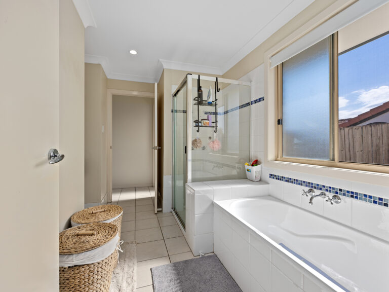 House-Collingwood Park-QLD-R2-3758253