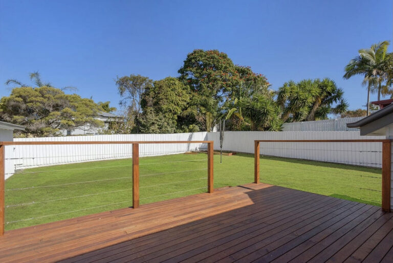 15 Stuart Street, Eastern Heights, QLD 4305