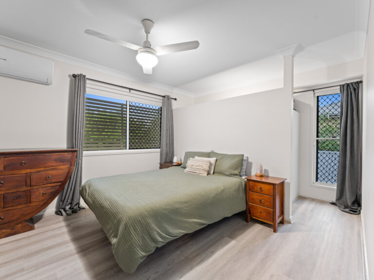 2A Trumpy Street, Silkstone, QLD 4304