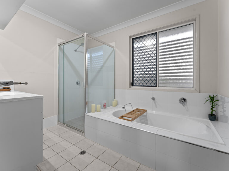 2A Trumpy Street, Silkstone, QLD 4304