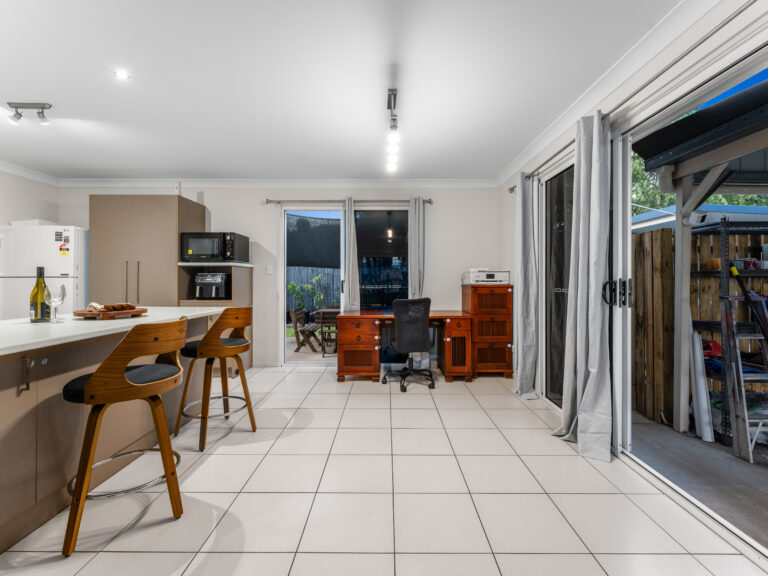 2A Trumpy Street, Silkstone, QLD 4304