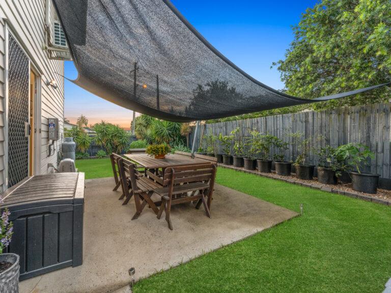 2A Trumpy Street, Silkstone, QLD 4304
