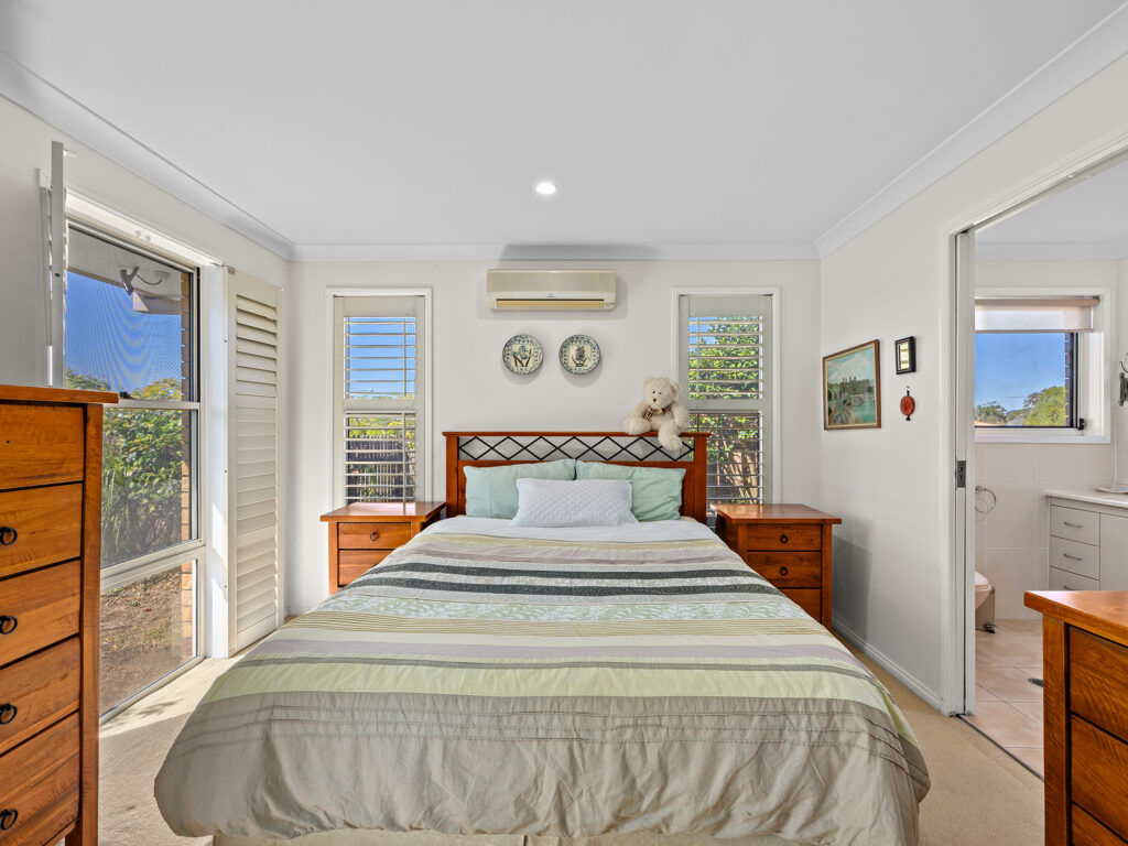 24 Wardoo Street, Ashmore, QLD 4214