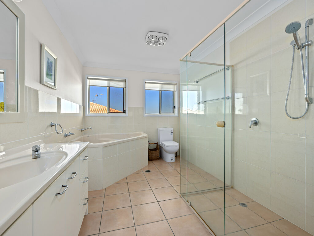 24 Wardoo Street, Ashmore, QLD 4214
