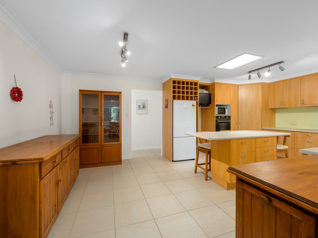 24 Wardoo Street, Ashmore, QLD 4214