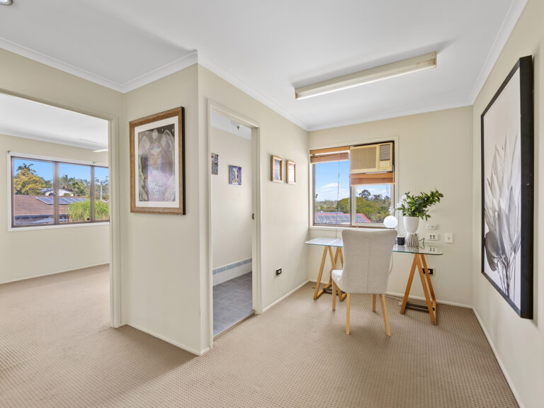 27 Garden Avenue, Camira, QLD 4300