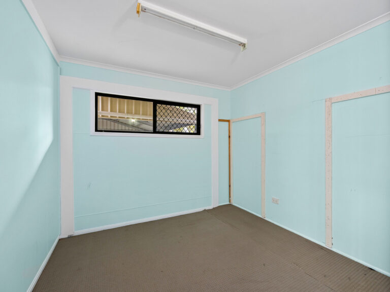 27 Garden Avenue, Camira, QLD 4300