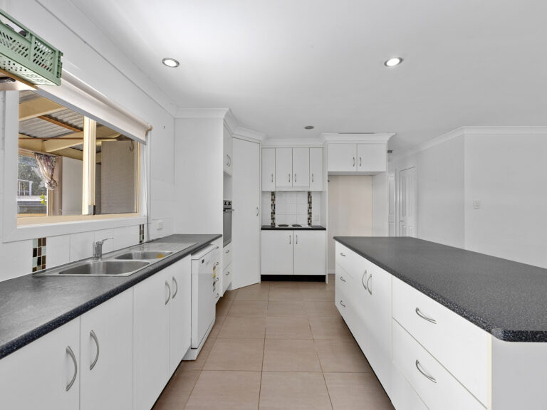 2-4 Yarra Court, Karalee, QLD 4306