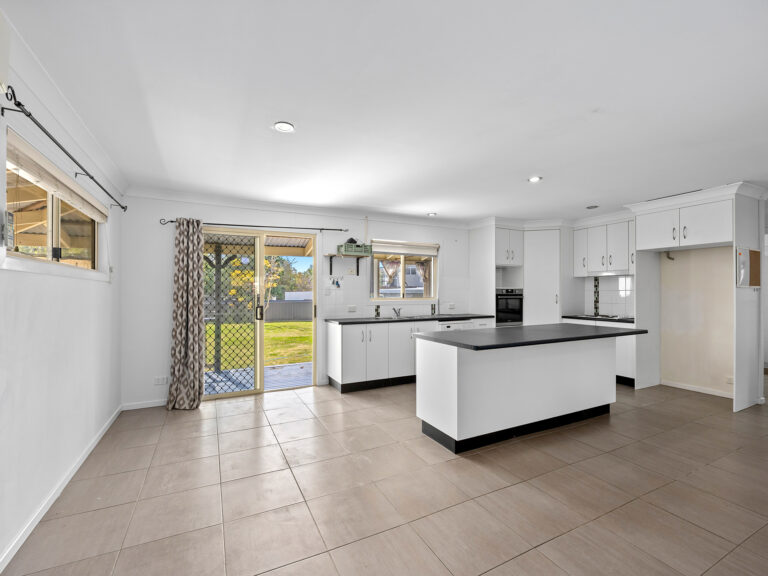 2-4 Yarra Court, Karalee, QLD 4306