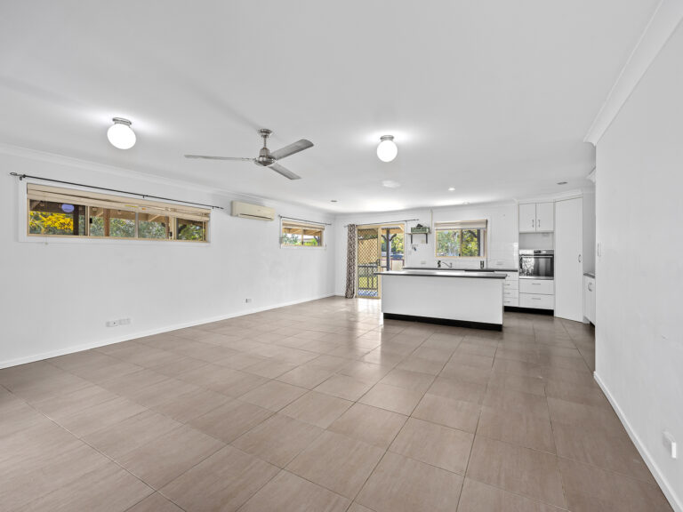 2-4 Yarra Court, Karalee, QLD 4306