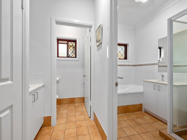 52 Barcoorah Street, Westlake, QLD 4074