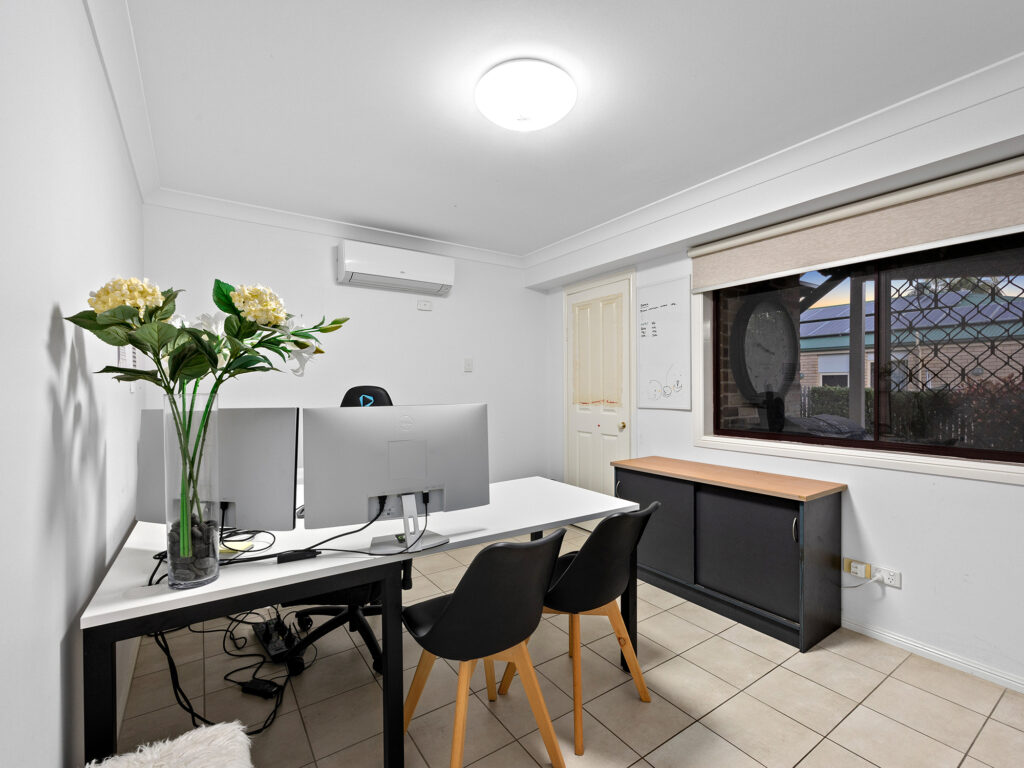 52 Barcoorah Street, Westlake, QLD 4074