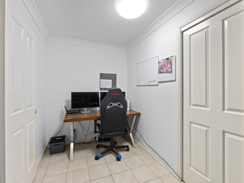 52 Barcoorah Street, Westlake, QLD 4074