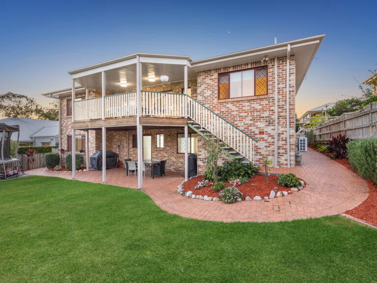 52 Barcoorah Street, Westlake, QLD 4074