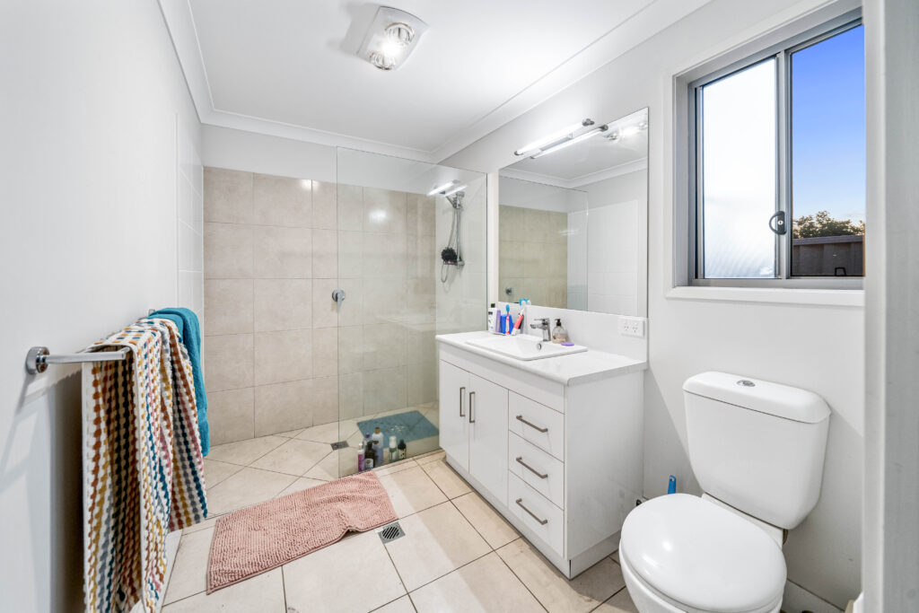 1 & 2/5 Kanangra Street, Redbank Plains, QLD 4301